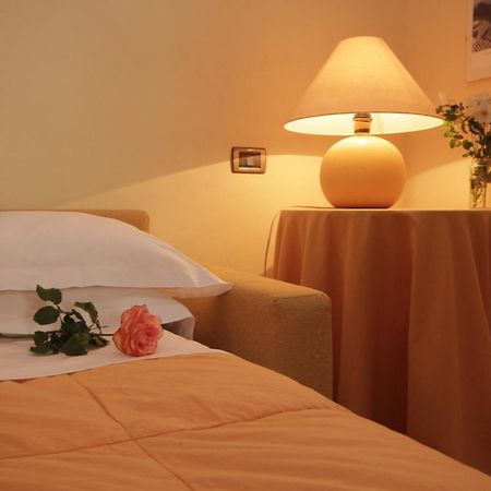 Hazelnut Valley Guarene Room photo