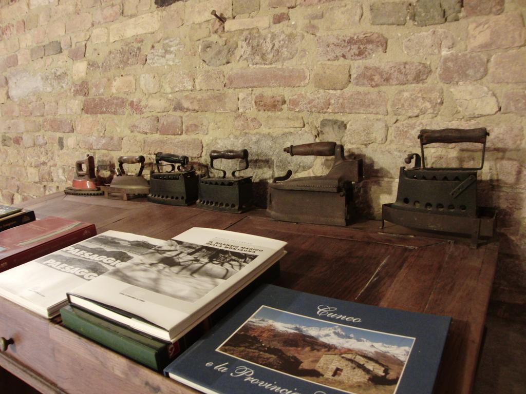 Hazelnut Valley Guarene Room photo