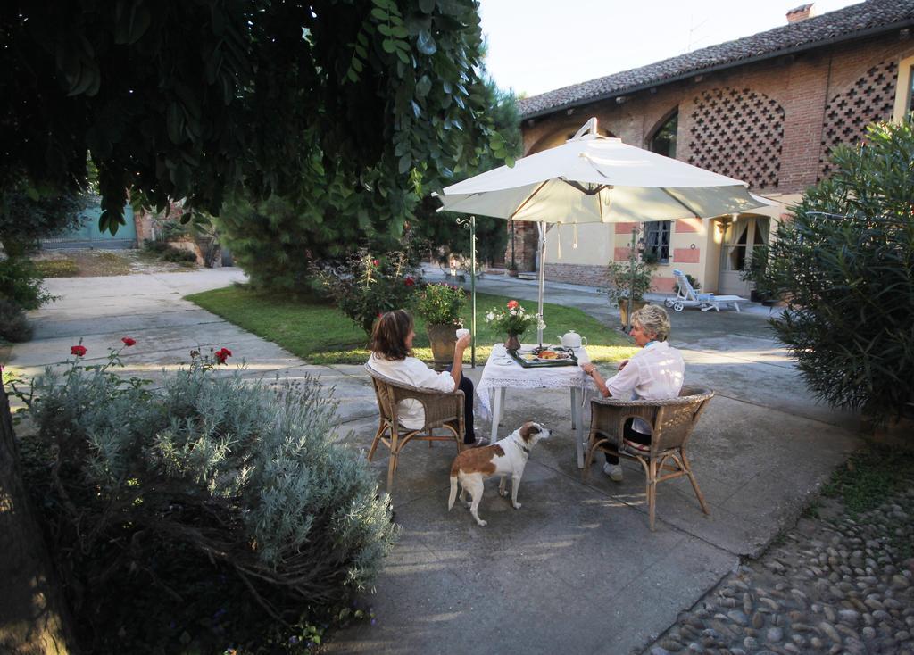 Hazelnut Valley Guarene Exterior photo